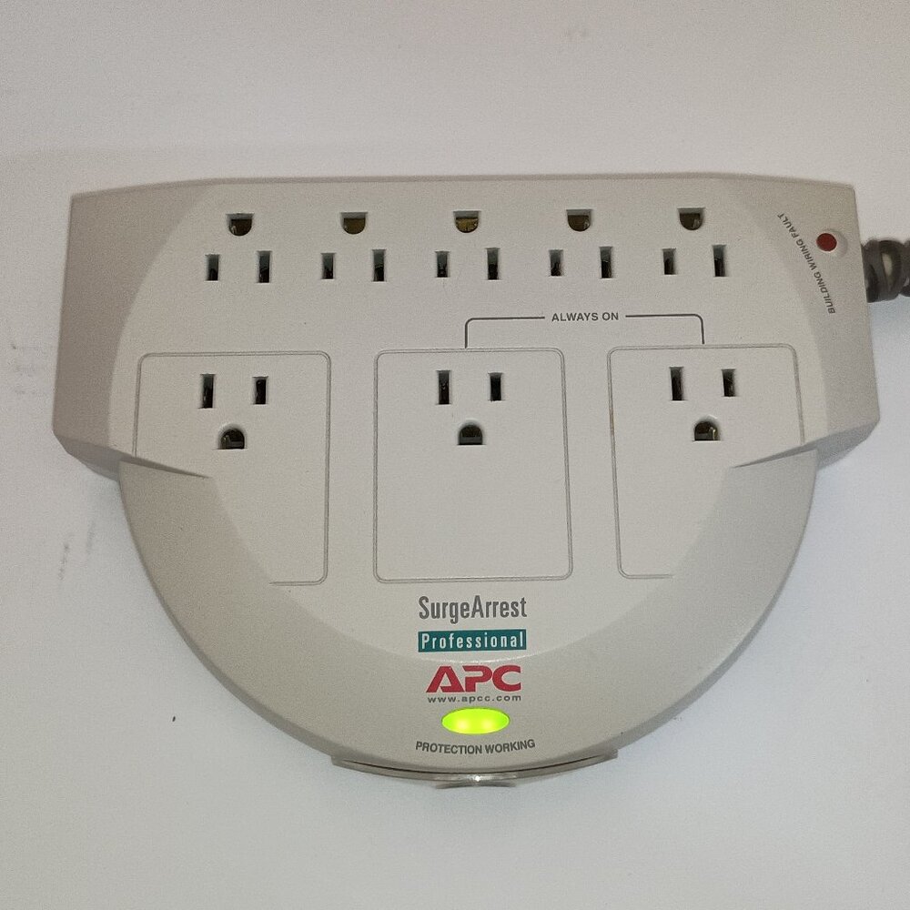 APC SurgeArrest Professional 8-Outlet Surge Protector PRO8